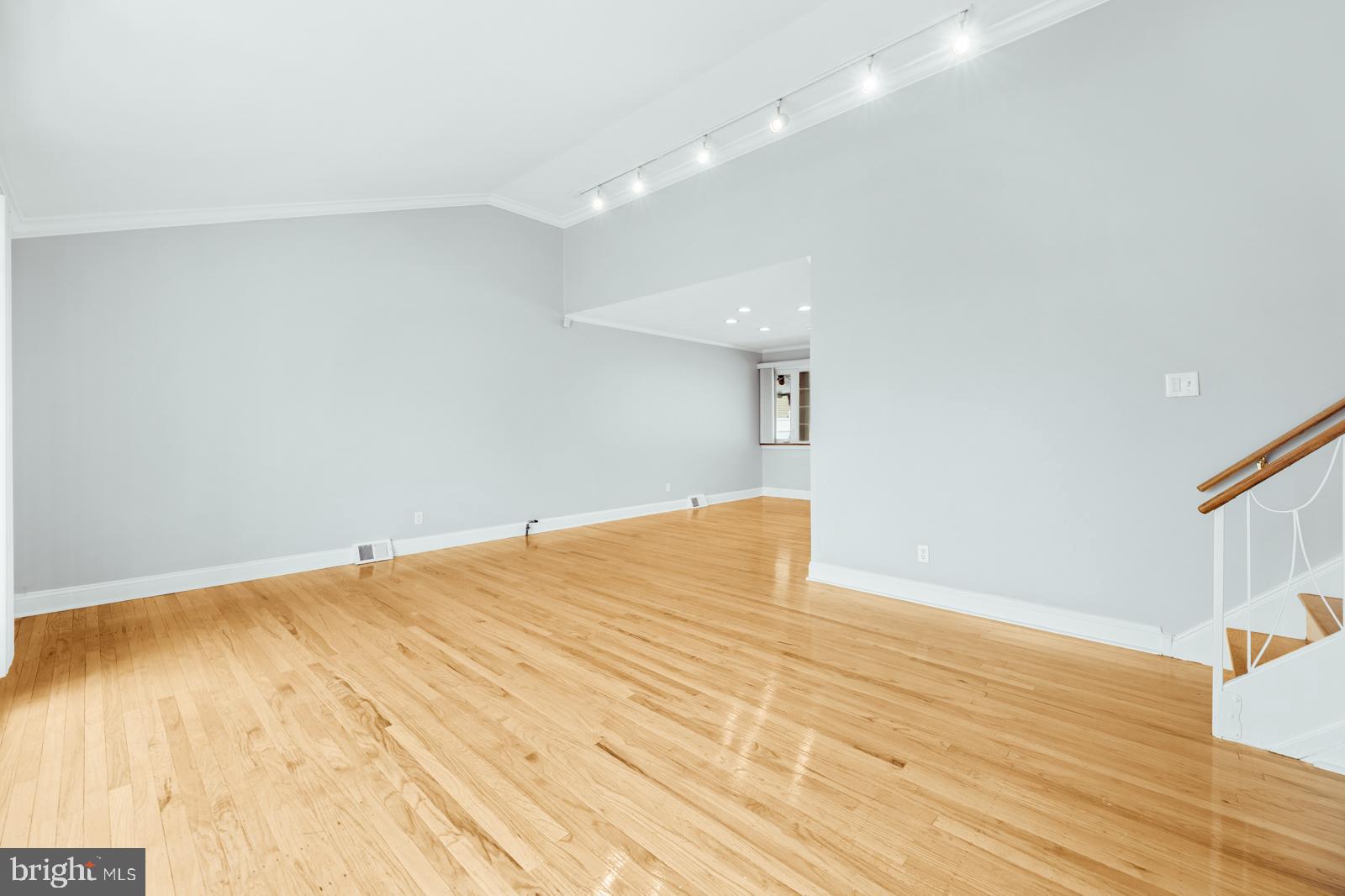 1024 Alpena Road Philadelphia, PA 19115 - Photo 4 of 41