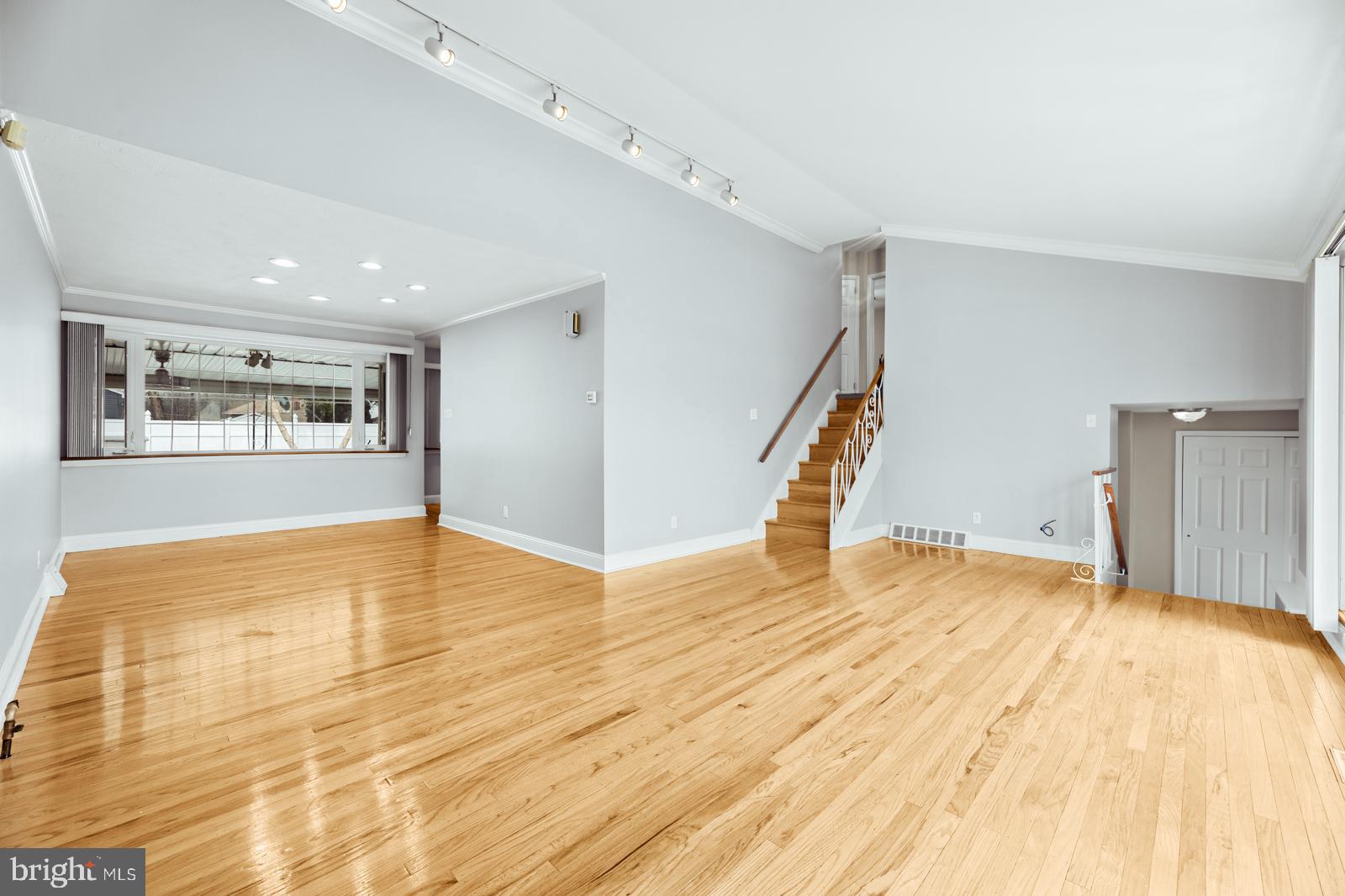 1024 Alpena Road Philadelphia, PA 19115 - Photo 6 of 41