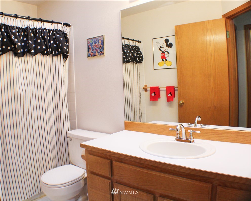 17510 Gravenstein Road Bothell, WA 98012 - Photo 14 of 16
