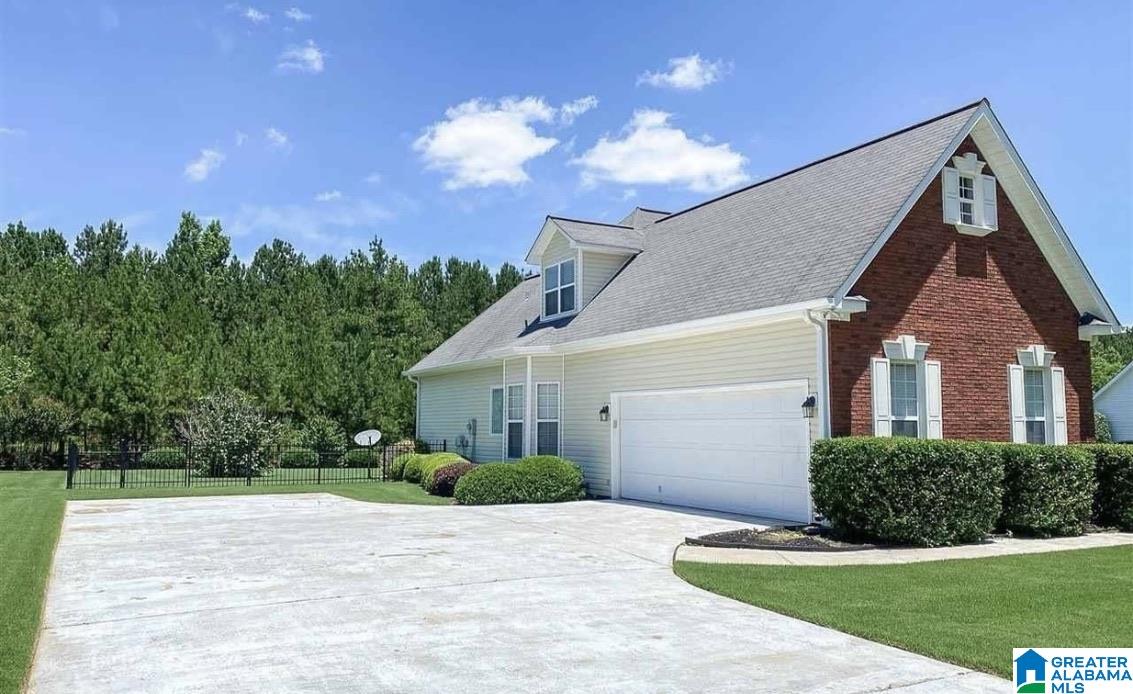 302 Liberty Lane Anniston, AL 36207 - Photo 2 of 29