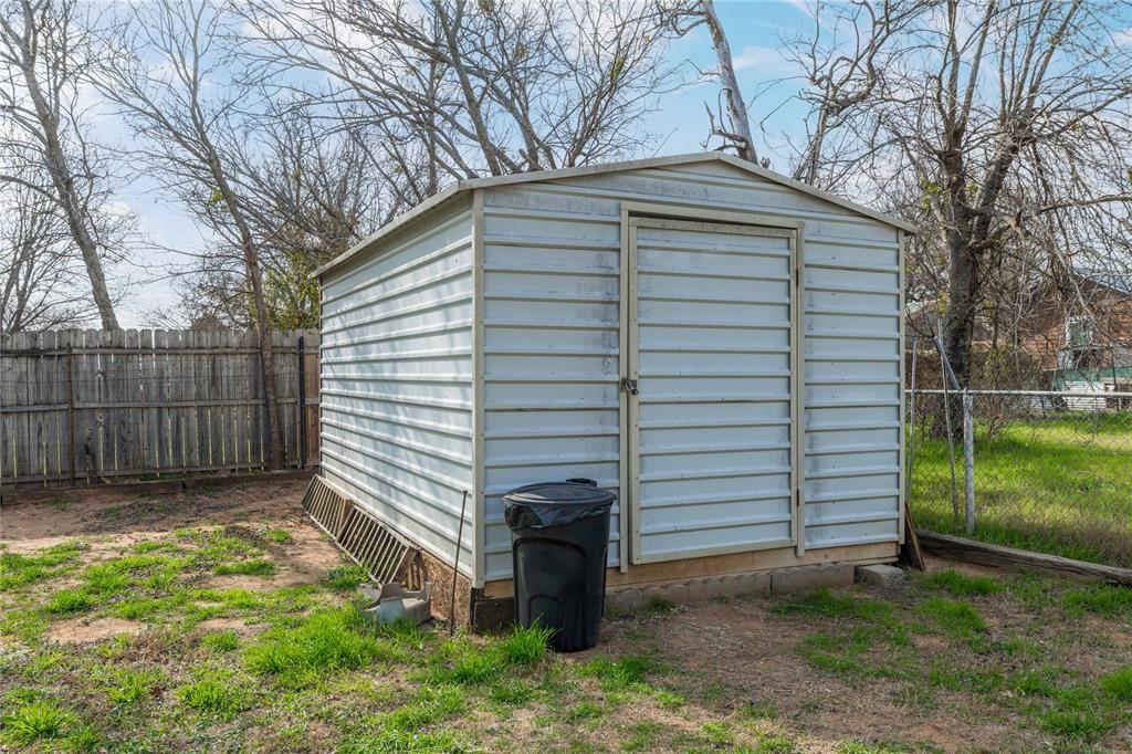 209 Martin Street Bangs, TX 76823 - Photo 23 of 31