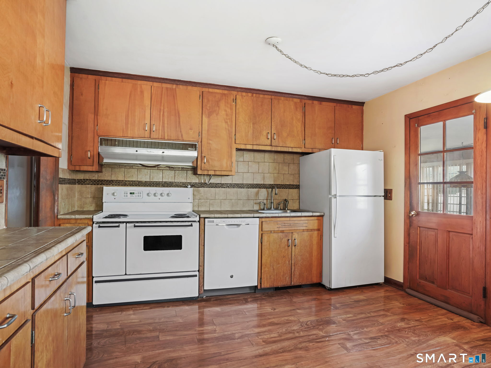 171 Old Point Road Milford, CT 06460 - Photo 13 of 40