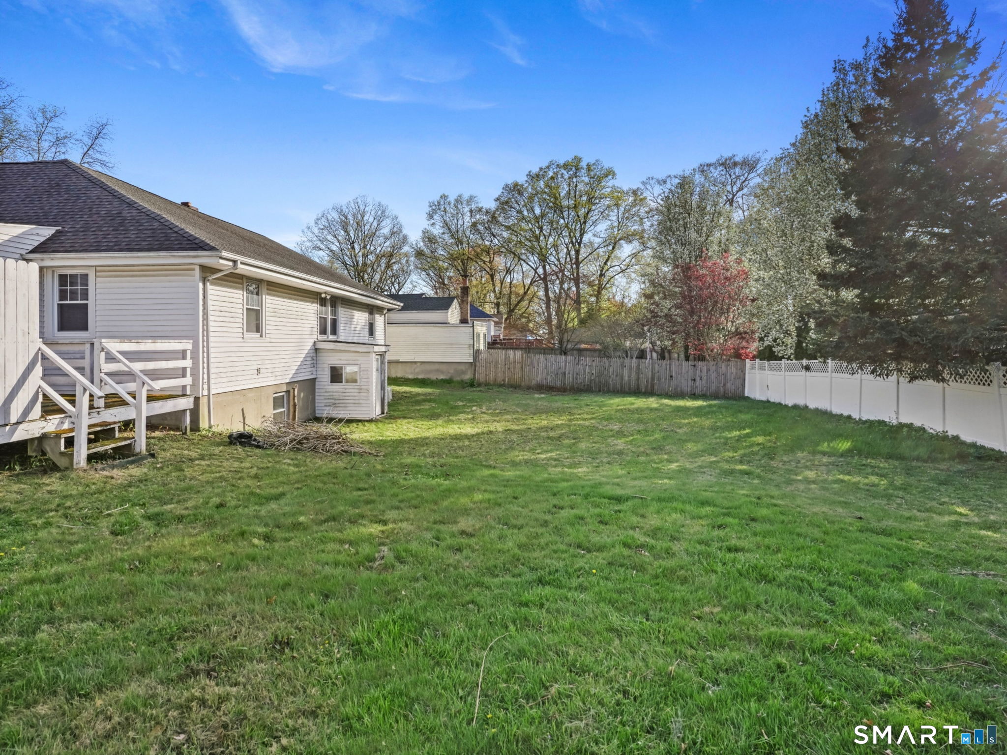 171 Old Point Road Milford, CT 06460 - Photo 3 of 40