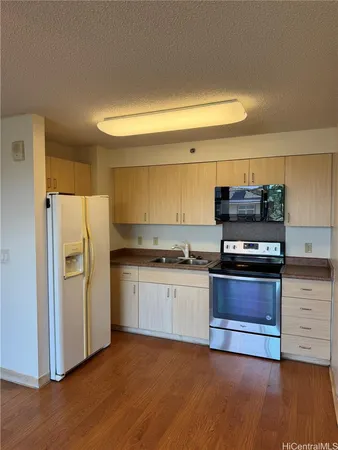 $2,200 | 94-302 Paiwa Street, Unit 202, Waipahu, HI 96797
