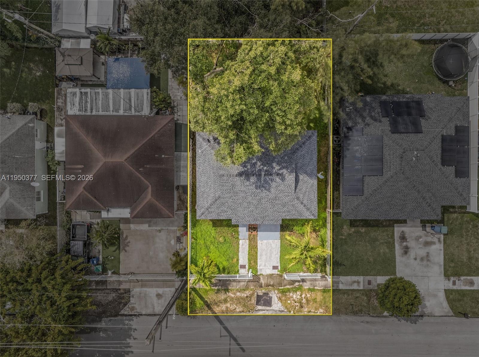 1334 Northwest 83rd Street Miami, FL 33147 - Photo 4 of 24