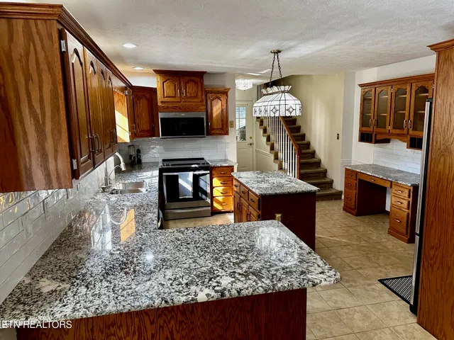 $650,000 | 511 Emerald Avenue, Kodak, TN 37764