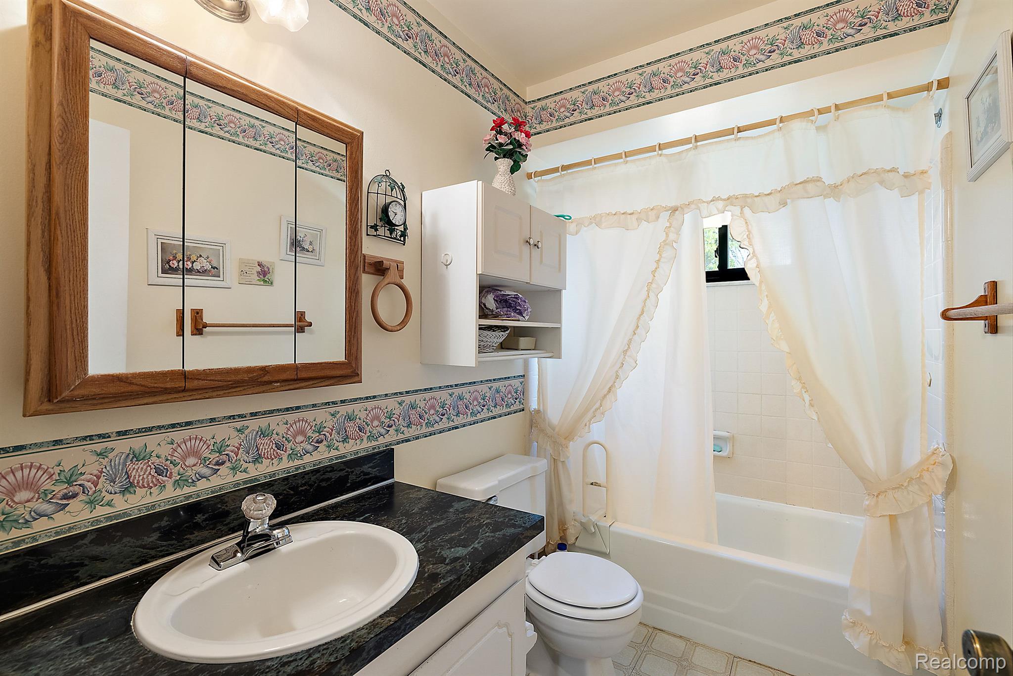 24850 Chalk Farm Road West Warren, MI 48091 - Photo 20 of 27 Gallery Image 20