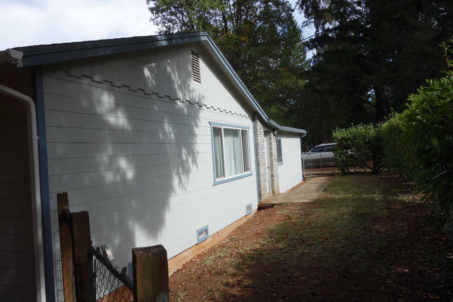 348 Fir Canyon Road Grants Pass, OR 97527 - Photo 4 of 11 Additional Photo