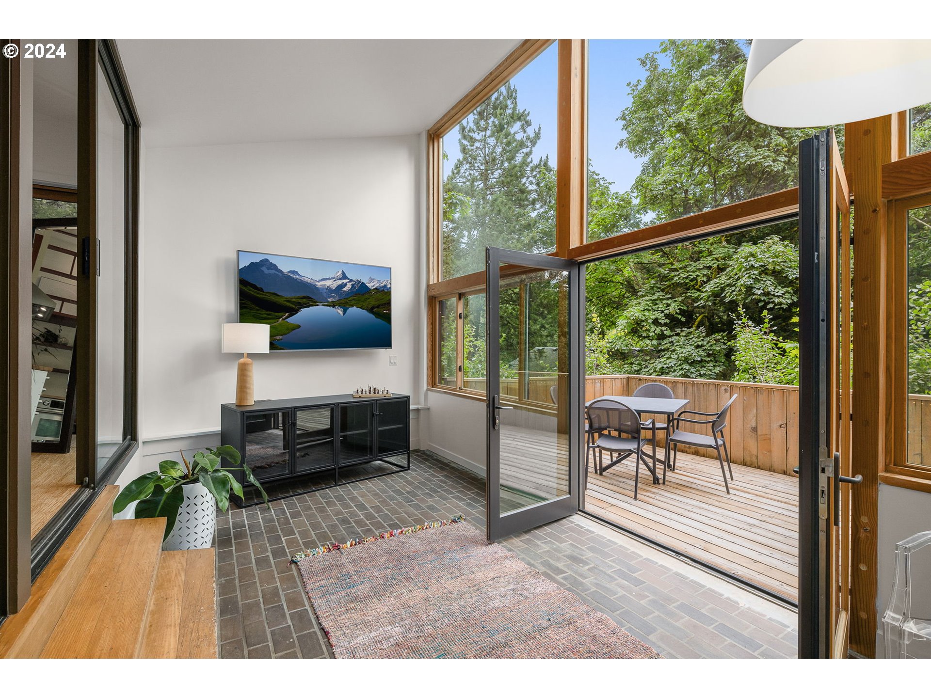 6454 Southwest Barnes Road Portland, OR 97221 - Photo 12 of 35 Gallery Image 12