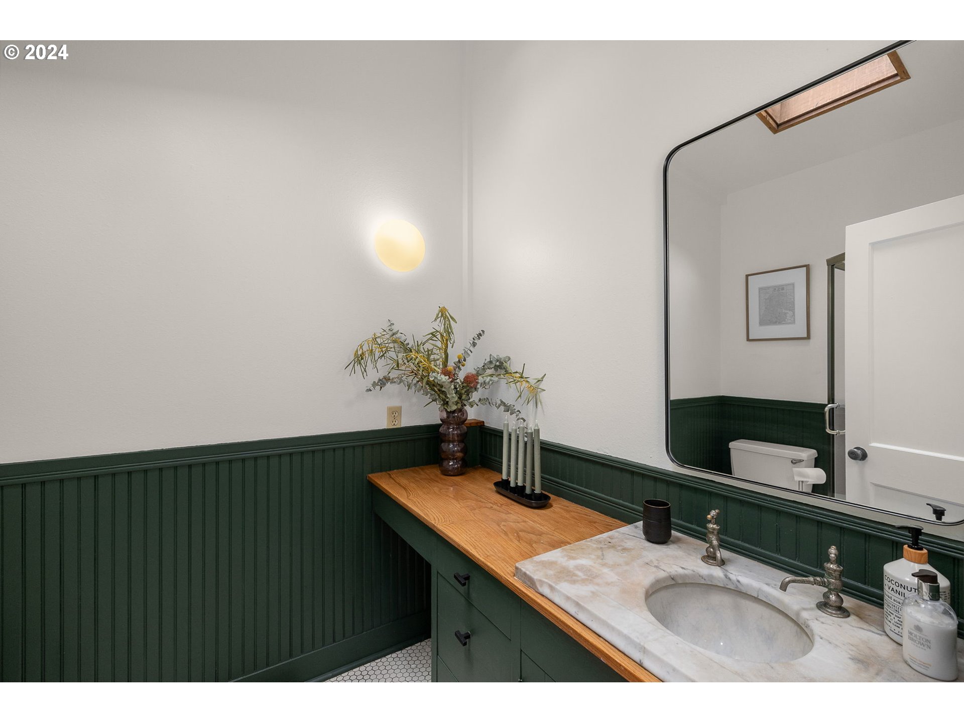 6454 Southwest Barnes Road Portland, OR 97221 - Photo 15 of 35 Gallery Image 15