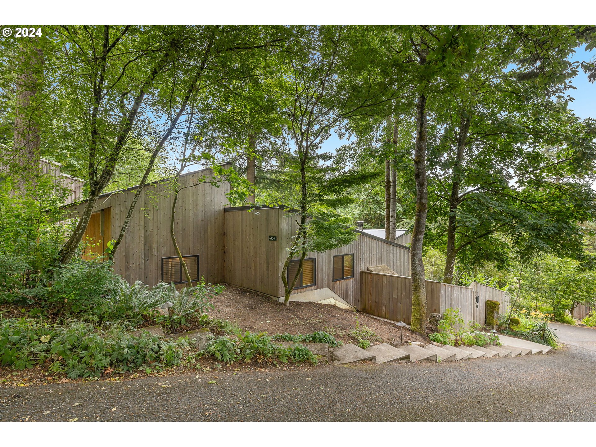 6454 Southwest Barnes Road Portland, OR 97221 - Photo 34 of 35 Gallery Image 34