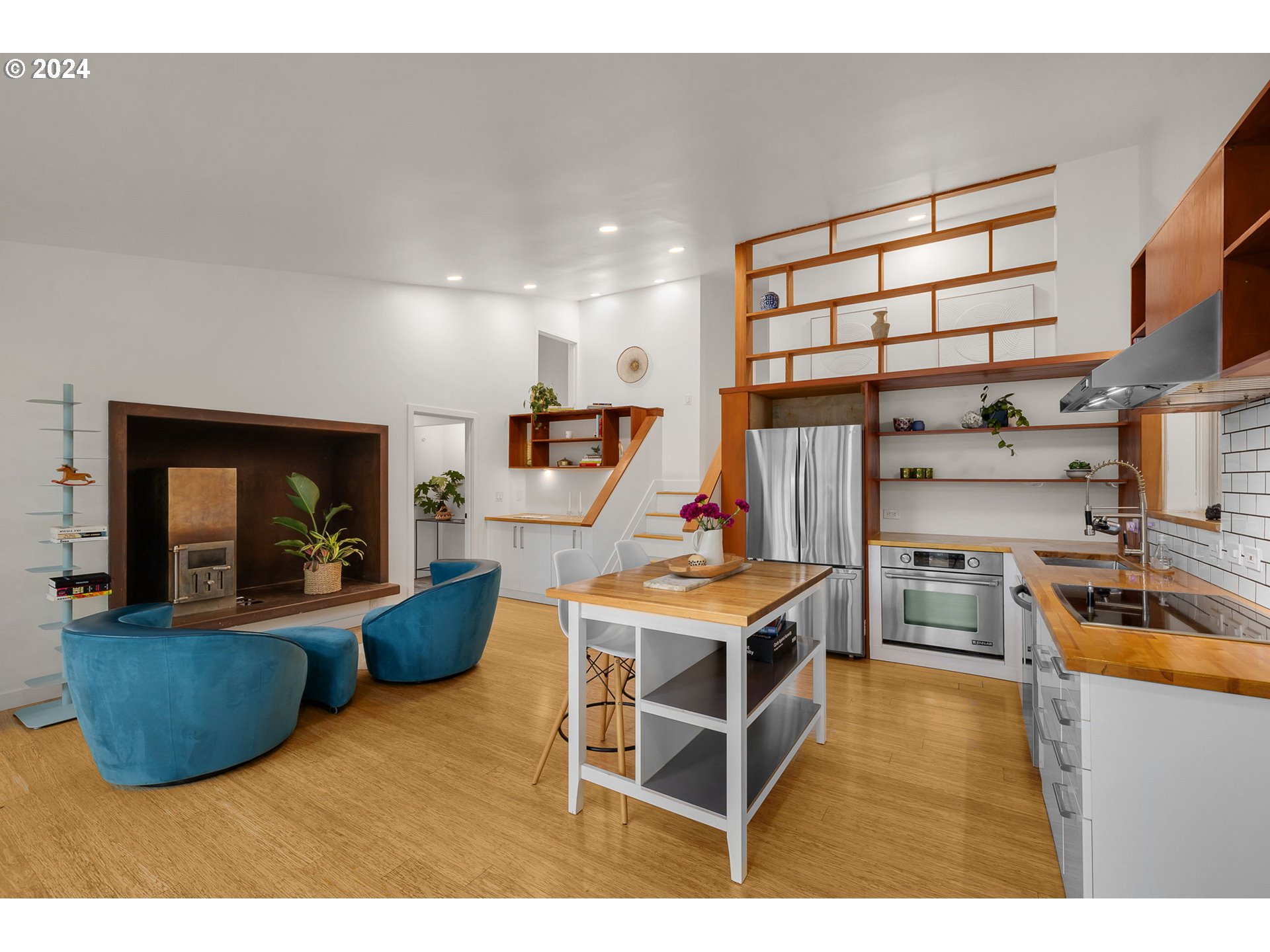 6454 Southwest Barnes Road Portland, OR 97221 - Photo 5 of 35 Gallery Image 5