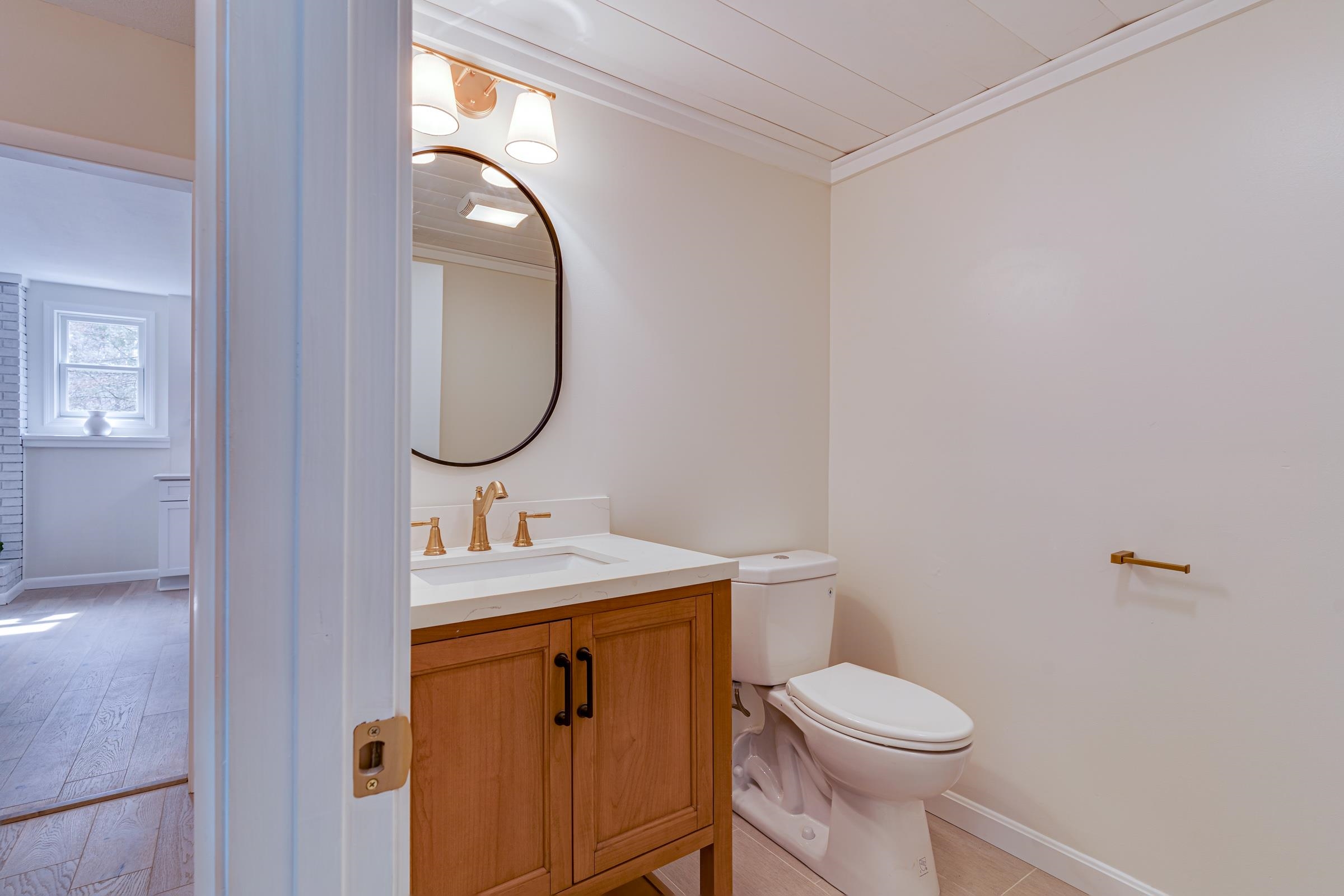 136 Kingston Road Exeter, NH 03833 - Photo 19 of 40