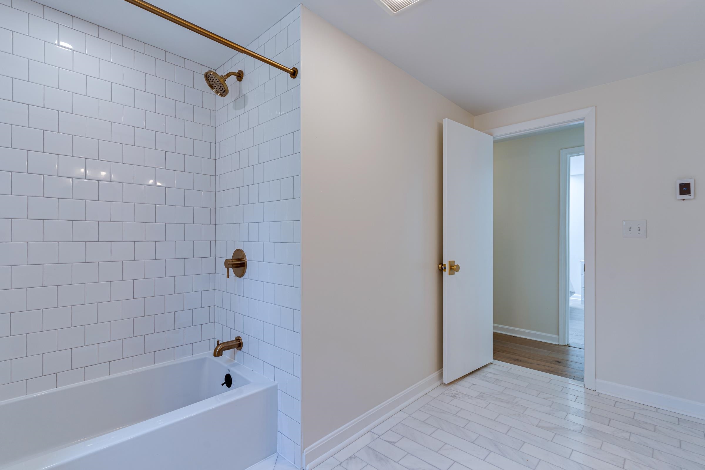 136 Kingston Road Exeter, NH 03833 - Photo 29 of 40