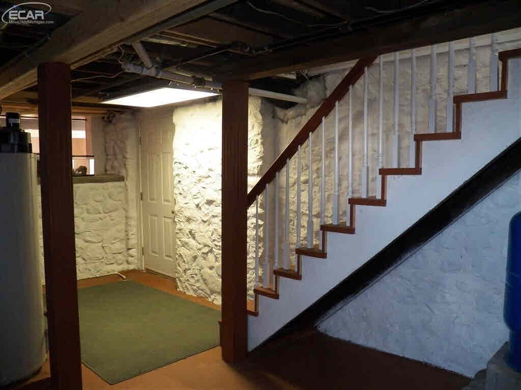 900 State Road Vassar, MI 48768 - Photo 27 of 44 21409987-27.JPG