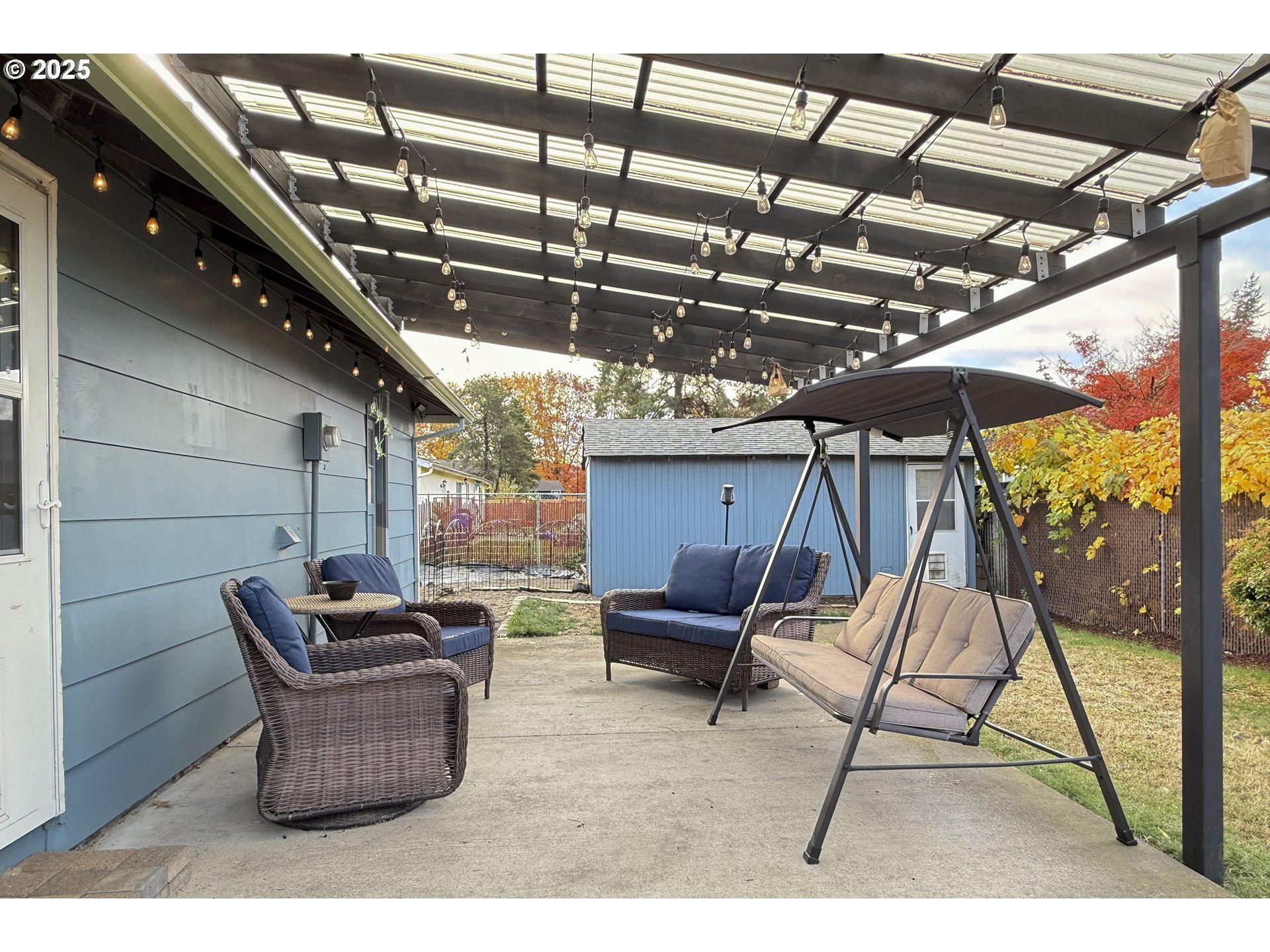 1889 Northeast Beech Avenue Gresham, OR 97030 - Photo 25 of 27 a outdoor living space with furniture