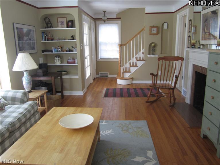 3720 Strathavon Road Cleveland, OH 44120 - Photo 3 of 17 Designer colors and built-ins in Living Room.