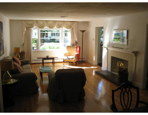 49 Ashmore Road Worcester, MA 01602 - Photo 3 of 17