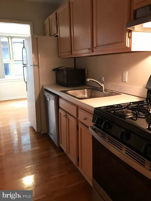 1806 Rittenhouse Square, Unit 809 Philadelphia, PA 19103 - Photo 12 of 19 Galley Kitchen
