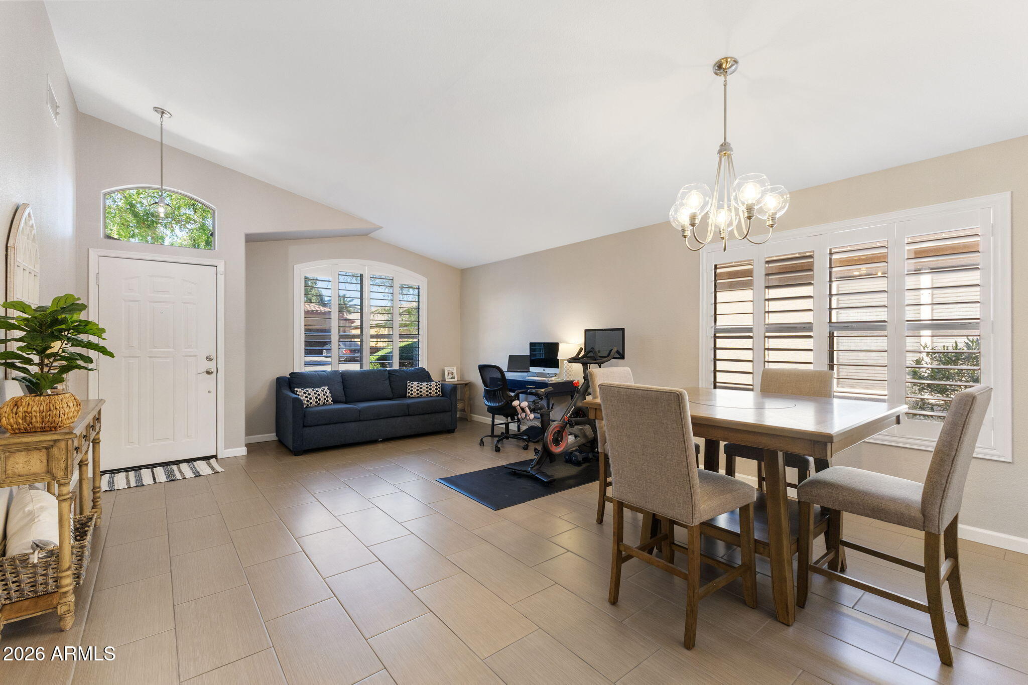 20737 North 37th Way Phoenix, AZ 85050 - Photo 4 of 23 Living room/Dining room