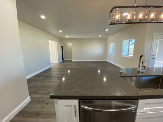 1049 Ocean Avenue Ridgecrest, CA 93555 - Photo 4 of 19