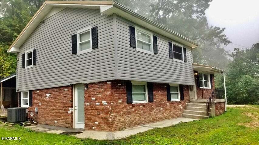 206 Lake Hill Road Middlesboro, KY 40965 - Photo 1 of 2 206 Lake Hill House