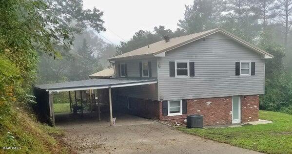 206 Lake Hill Road Middlesboro, KY 40965 - Photo 2 of 2 206 LH Side