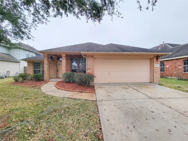 $2,400 | 6806 Haley Court, Pearland, TX 77584