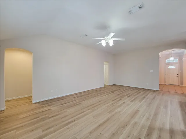 $2,400 | 6806 Haley Court, Pearland, TX 77584