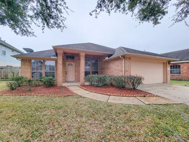 $2,400 | 6806 Haley Court, Pearland, TX 77584
