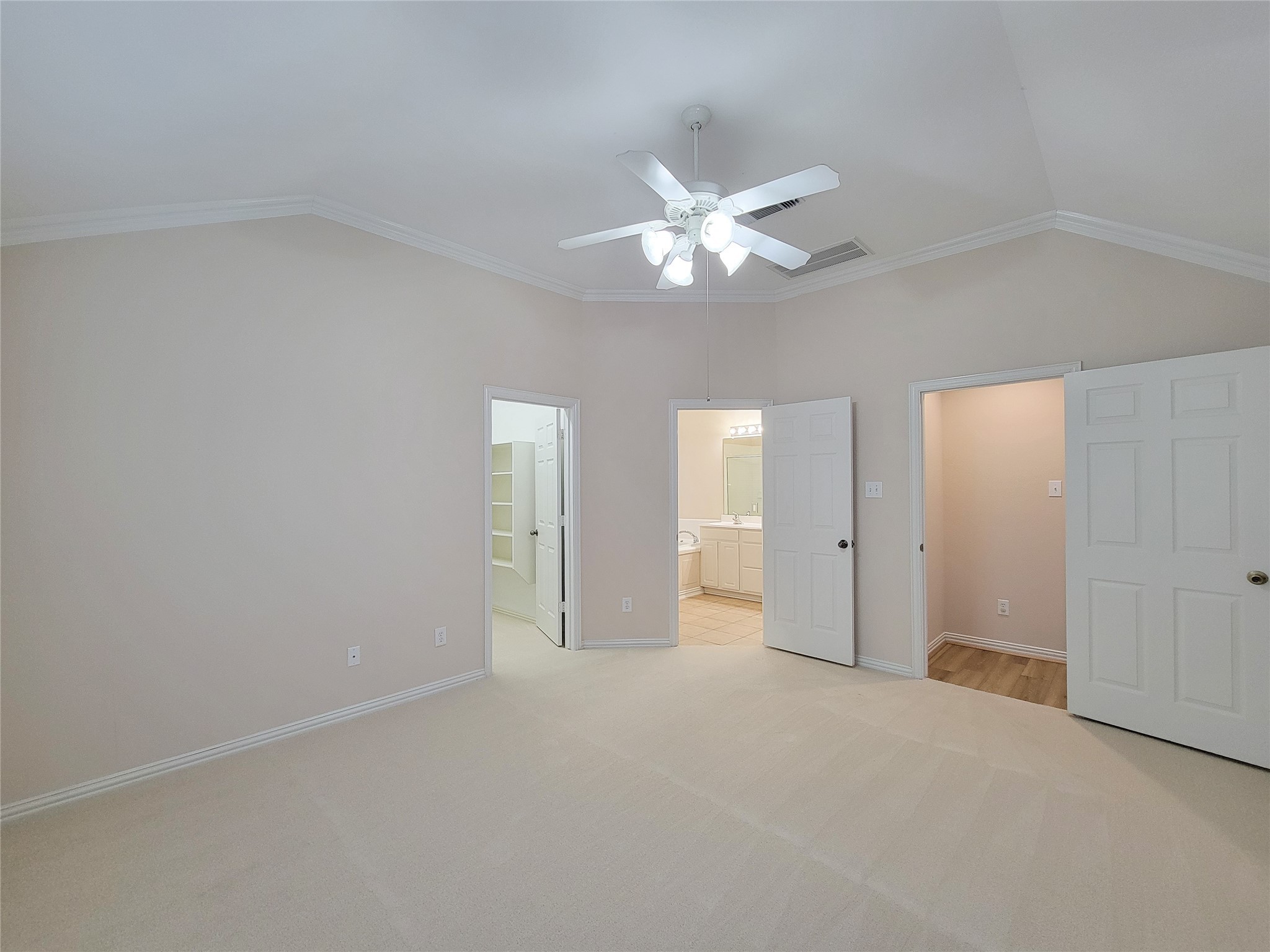 6806 Haley Court Pearland, TX 77584 - Photo 26 of 38 a view of an empty room