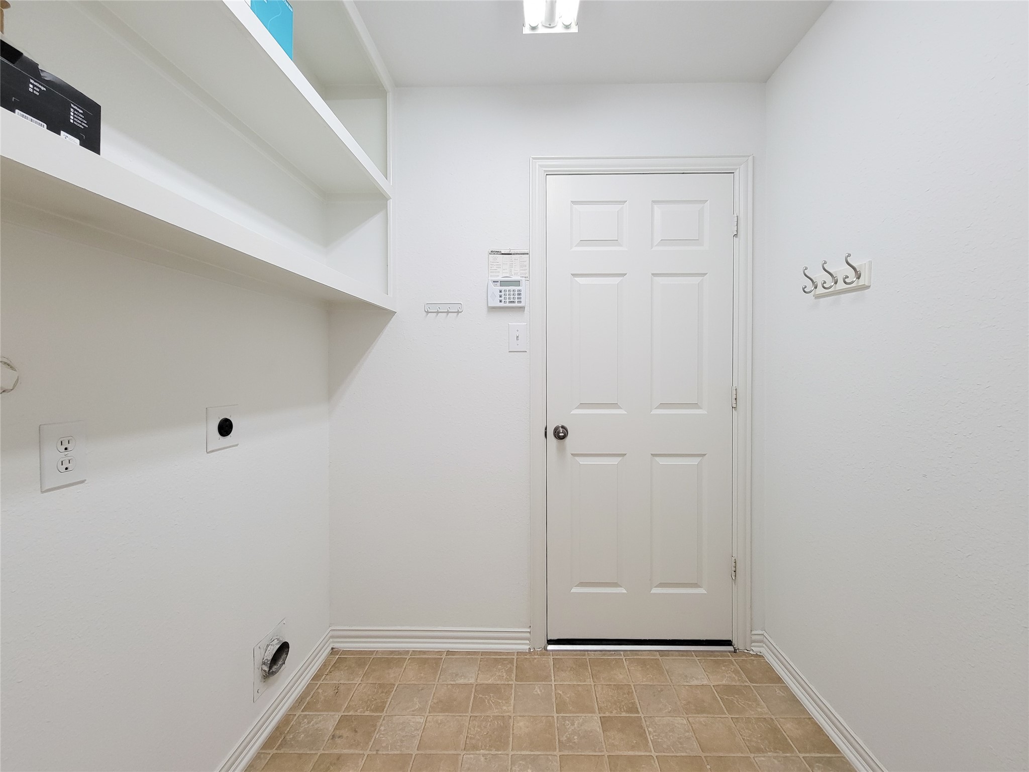 6806 Haley Court Pearland, TX 77584 - Photo 36 of 38 a view of an empty room