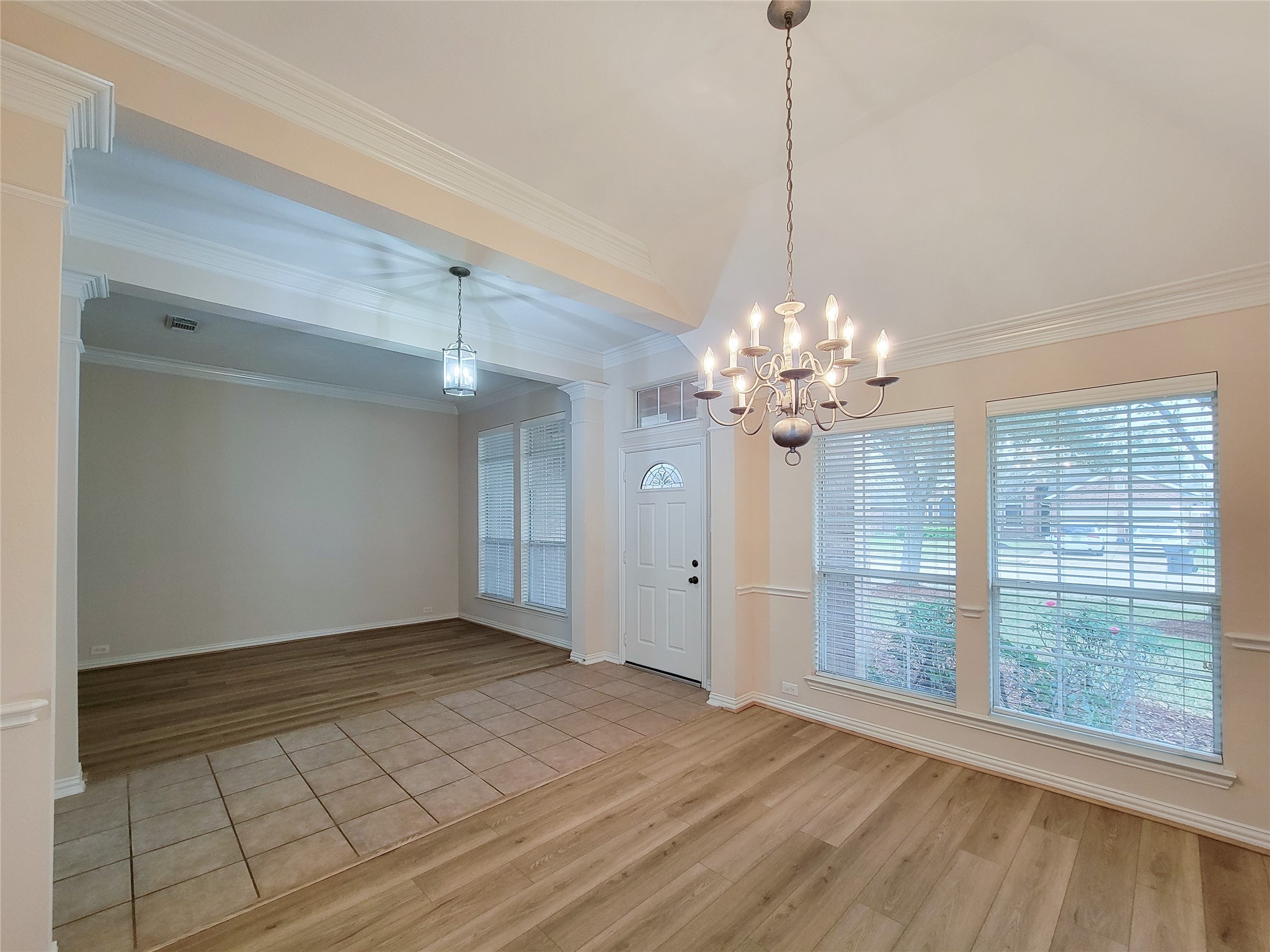 6806 Haley Court Pearland, TX 77584 - Photo 6 of 38 a view of an empty room with a window
