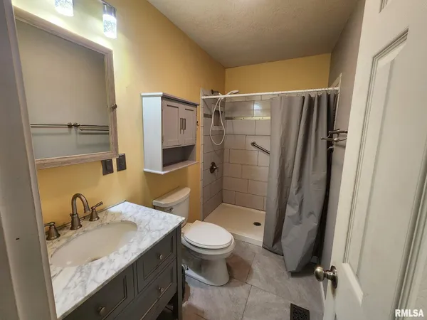 $163,000 | 593 Virginia Street, Hannibal, MO 63401