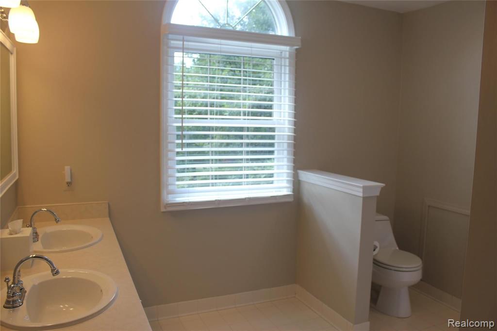 1794 Skyline Drive Rochester Hills, MI 48306 - Photo 34 of 41