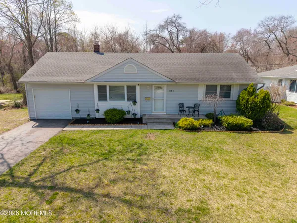 $429,900 | 834 Brookside Drive, Toms River, NJ 08753