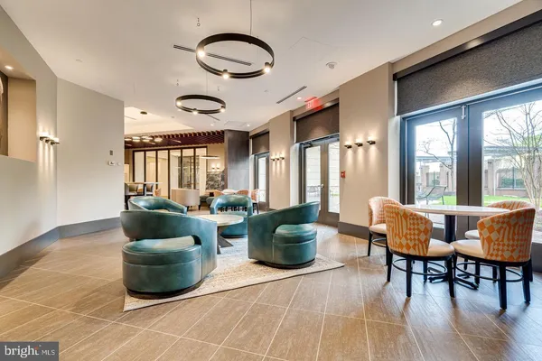 $375,000 | 3101 North Hampton Drive, Unit 1614, Alexandria, VA 22302