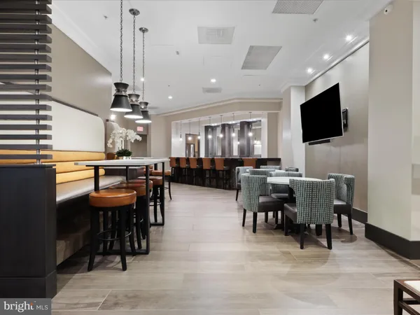 $375,000 | 3101 North Hampton Drive, Unit 1614, Alexandria, VA 22302