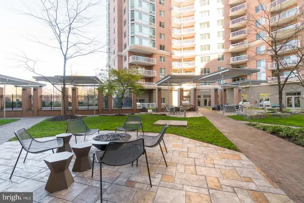 $375,000 | 3101 North Hampton Drive, Unit 1614, Alexandria, VA 22302