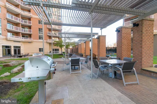 $375,000 | 3101 North Hampton Drive, Unit 1614, Alexandria, VA 22302