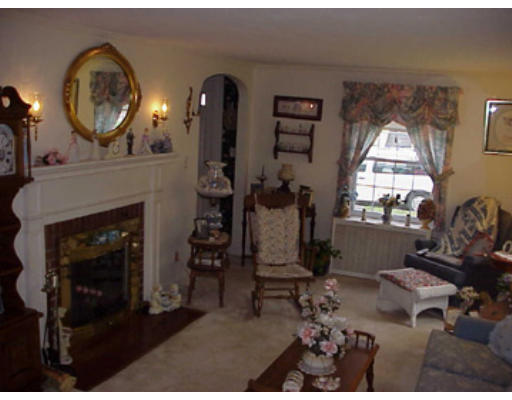 10 Collins Street Worcester, MA 01606 - Photo 8 of 18 Gallery Image 8