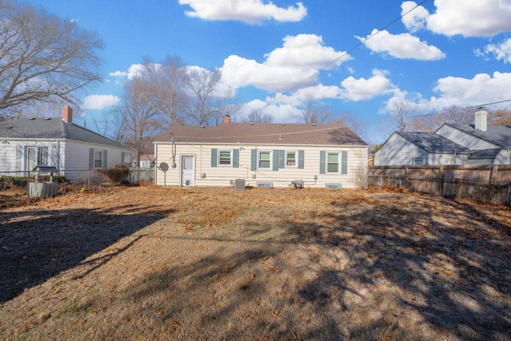 2433 Menlo Street East Wichita, KS 67211 - Photo 27 of 30