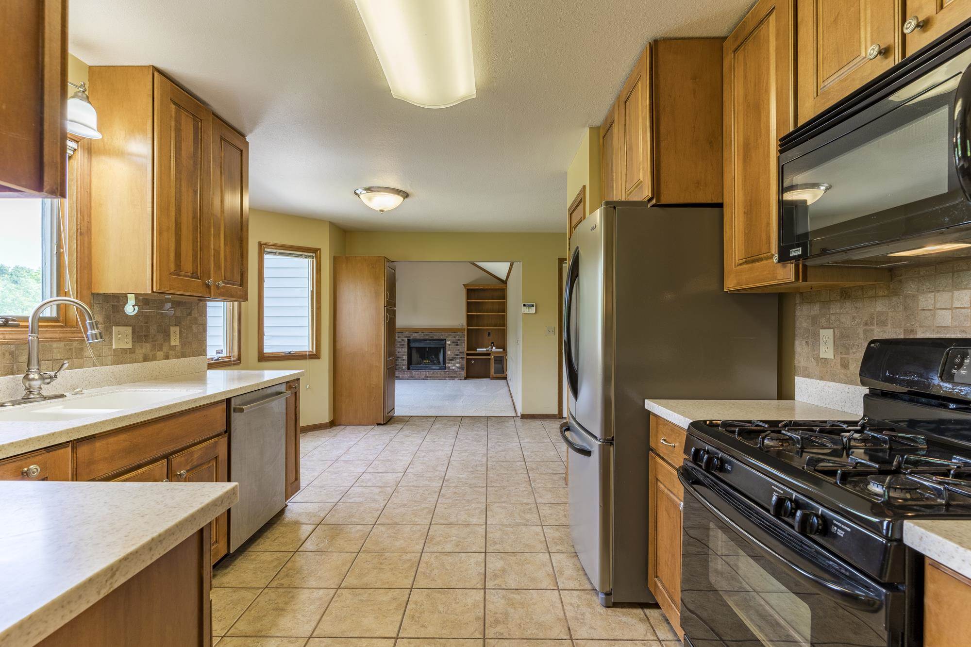 1420 Holly Ridge Run Fort Wayne, IN 46845 - Photo 9 of 36 Gallery Image 9