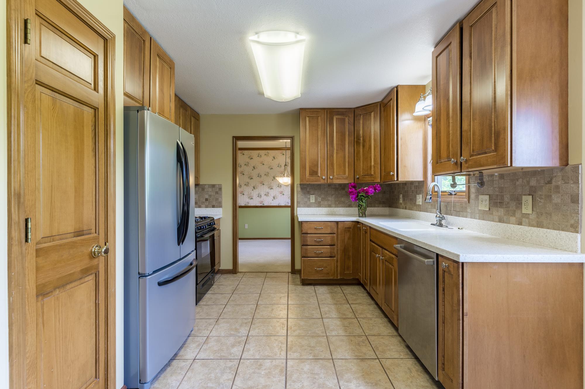 1420 Holly Ridge Run Fort Wayne, IN 46845 - Photo 10 of 36 Gallery Image 10