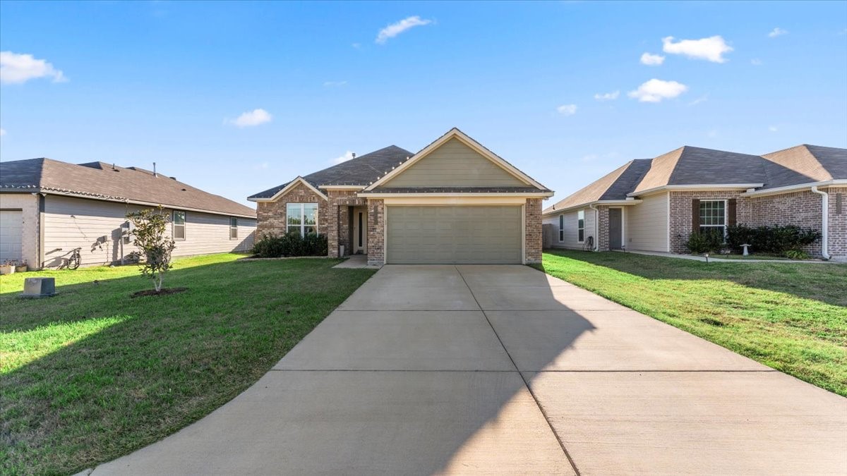 103 Rudder Way Huntsville, TX 77320 - Photo 28 of 35 a view of house and garden with small yard