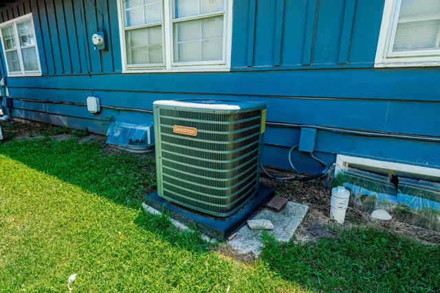 $140,000 | 5810 Memphis Street, Bel Aire, KS 67220