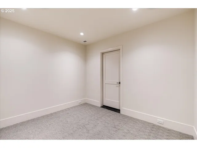 $1,665,000 | 990 Lund Street, Lake Oswego, OR 97034