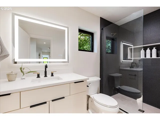 $1,665,000 | 990 Lund Street, Lake Oswego, OR 97034