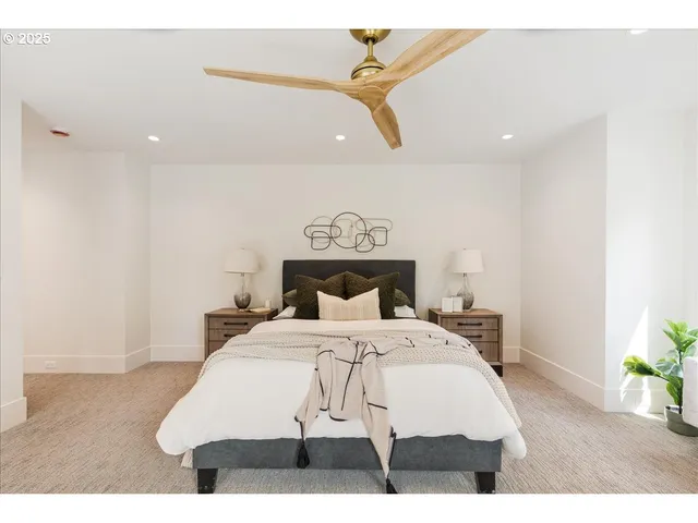 $1,665,000 | 990 Lund Street, Lake Oswego, OR 97034