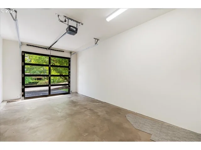 $1,665,000 | 990 Lund Street, Lake Oswego, OR 97034